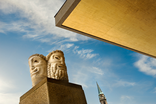 Masks in front of the Festspiel houses - Salzburger Festspiele | © Luigi Caputo